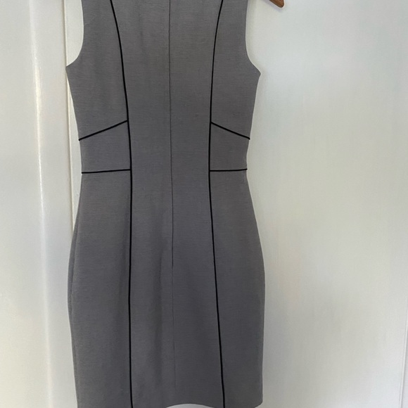 H&M Elegant Gray Sleeveless Dress - Picture 3 of 3